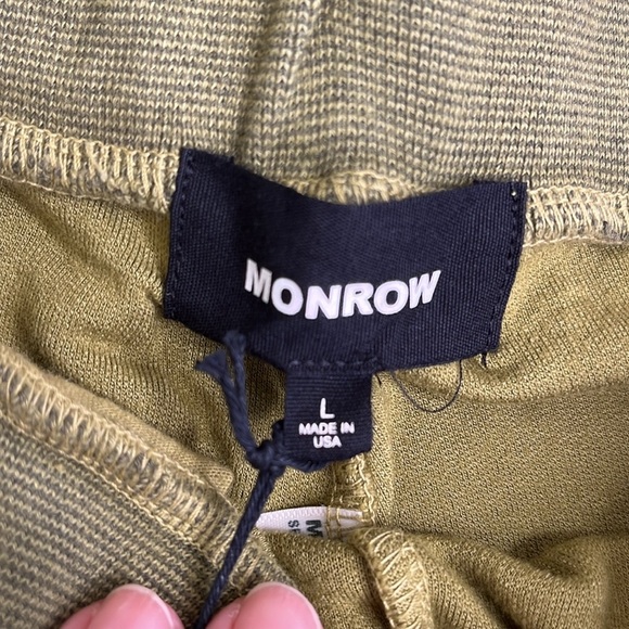 Monrow Fuzzy Fleece Shorts green willow - Picture 4 of 14